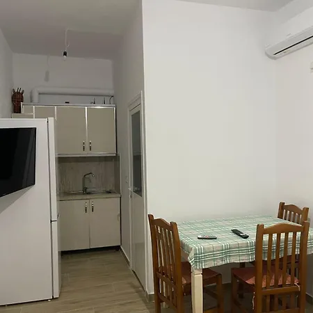View Pasqyra Ksamil * Polisi i Vogel