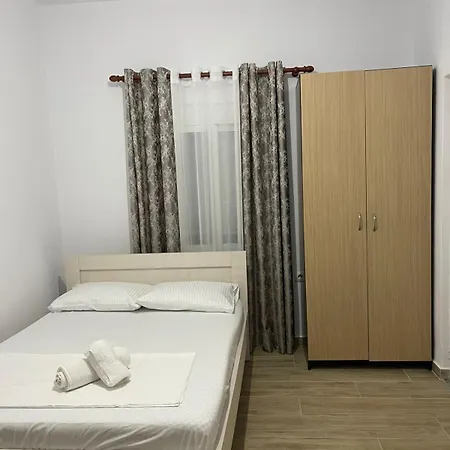 View Pasqyra Ksamil * Polisi i Vogel