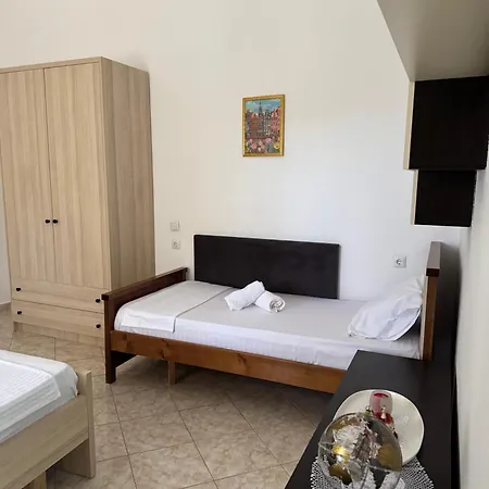 Konukevi View Pasqyra Ksamil Polisi i Vogel