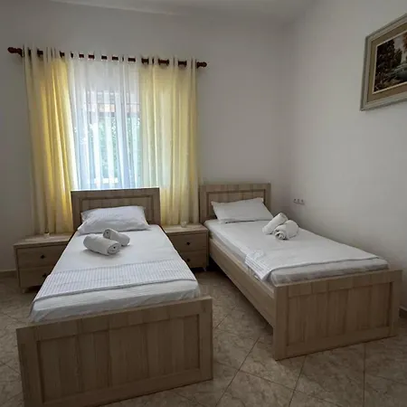 Gasthuis View Pasqyra Ksamil Polisi i Vogel